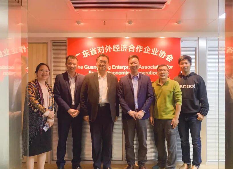 2 月 10 日 廣東省對外經濟合作企業協會駐莫斯科代表處首席代表&俄羅斯粵商會會長孫繼業、秘書長于超先、秘書長李欽武、正睿咨詢集團商業服務中心總經理武文盛（左3）、項目總監譚懿（左2）合影