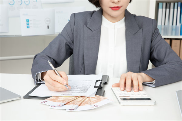 薪酬透明度：公開薪資信息對(duì)企業(yè)和員工有何利弊？