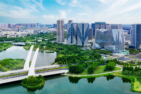 管理咨詢?nèi)绾沃︵嵵萜髽I(yè)實現(xiàn)市場競爭力的提升？