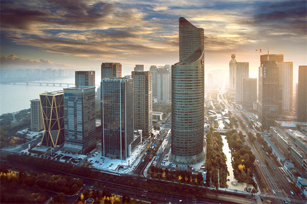 市場突變計劃失效，年度計劃如何靈活應(yīng)對突發(fā)情況？