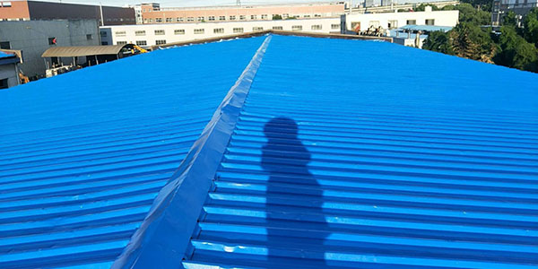 屋面彩鋼瓦翻修防水施工實況? 屋面彩鋼瓦翻修防水施工實況?